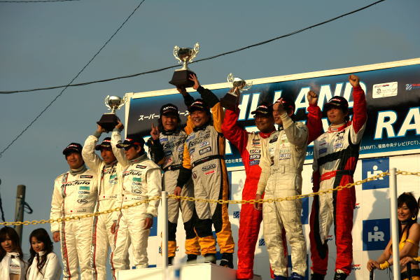 スーパー耐久の表彰台